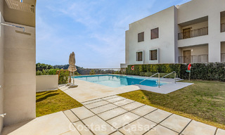 Penthouse moderne à vendre offrant de vues sur la mer et le lac d’Istán, situé juste au-dessus de la Golden Mile de Marbella 792274 