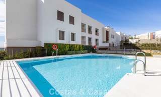 Penthouse moderne à vendre offrant de vues sur la mer et le lac d’Istán, situé juste au-dessus de la Golden Mile de Marbella 792277 