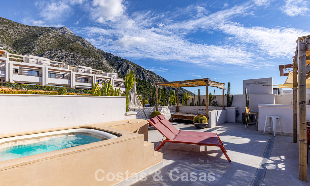 Penthouse moderne à vendre offrant de vues sur la mer et le lac d’Istán, situé juste au-dessus de la Golden Mile de Marbella 792280