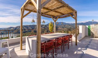 Penthouse moderne à vendre offrant de vues sur la mer et le lac d’Istán, situé juste au-dessus de la Golden Mile de Marbella 792290 