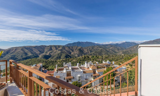 Penthouse moderne à vendre offrant de vues sur la mer et le lac d’Istán, situé juste au-dessus de la Golden Mile de Marbella 792293 