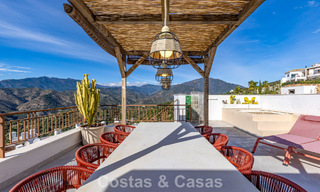 Penthouse moderne à vendre offrant de vues sur la mer et le lac d’Istán, situé juste au-dessus de la Golden Mile de Marbella 792297 