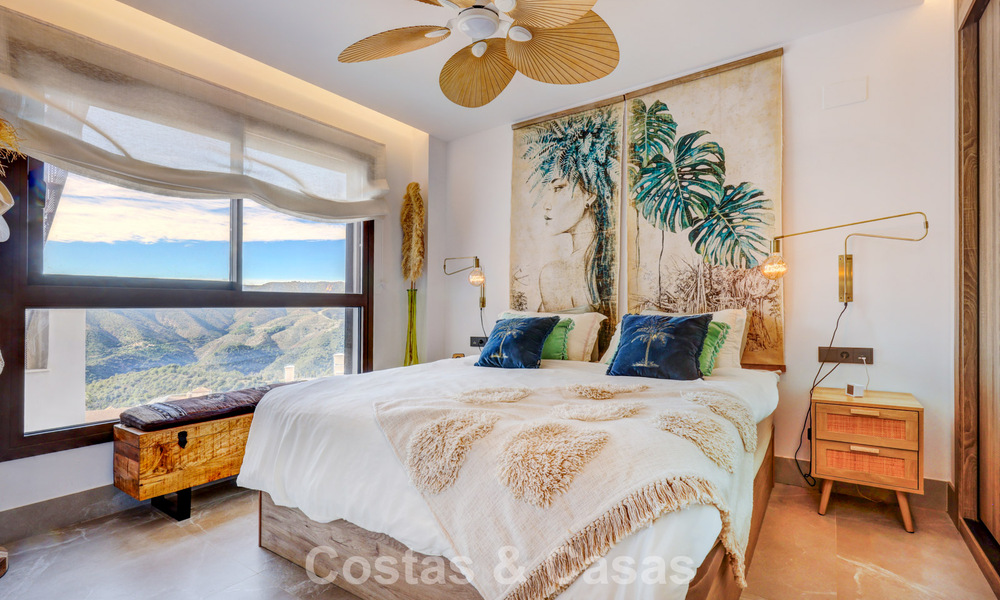 Penthouse moderne à vendre offrant de vues sur la mer et le lac d’Istán, situé juste au-dessus de la Golden Mile de Marbella 792308