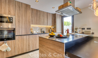 Penthouse moderne à vendre offrant de vues sur la mer et le lac d’Istán, situé juste au-dessus de la Golden Mile de Marbella 792322 