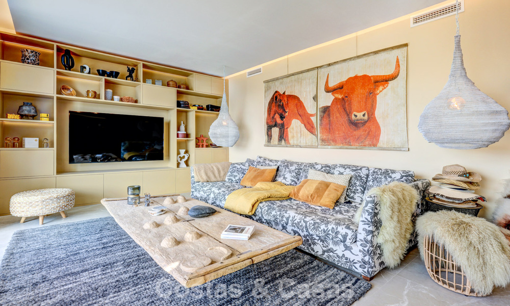 Penthouse moderne à vendre offrant de vues sur la mer et le lac d’Istán, situé juste au-dessus de la Golden Mile de Marbella 792324