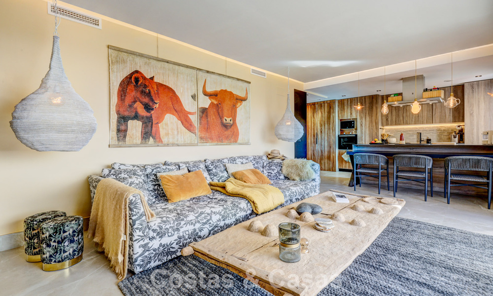 Penthouse moderne à vendre offrant de vues sur la mer et le lac d’Istán, situé juste au-dessus de la Golden Mile de Marbella 792326