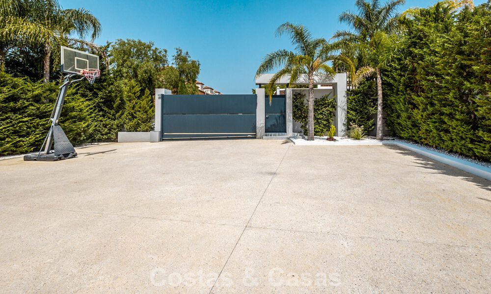 Villa design moderne clé en main à vendre à distance de marche de la plage et des commodités à Guadalmina Baja, Marbella 792374