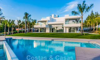 Villa design moderne clé en main à vendre à distance de marche de la plage et des commodités à Guadalmina Baja, Marbella 792489 