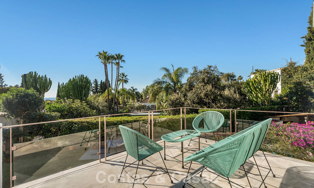 Magnifique villa de luxe rénovée avec une architecture andalouse intemporelle à vendre sur la côte est de Marbella 792399