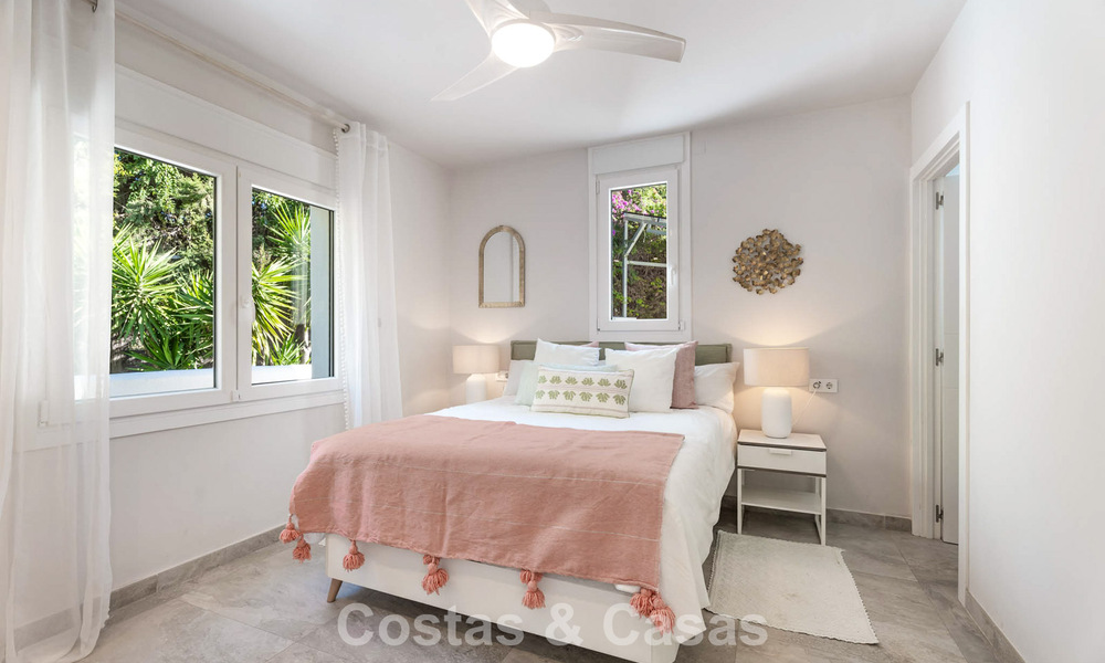 Magnifique villa de luxe rénovée avec une architecture andalouse intemporelle à vendre sur la côte est de Marbella 792407