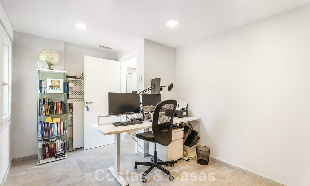 Magnifique villa de luxe rénovée avec une architecture andalouse intemporelle à vendre sur la côte est de Marbella 792409