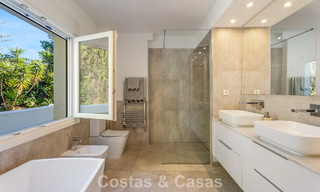 Magnifique villa de luxe rénovée avec une architecture andalouse intemporelle à vendre sur la côte est de Marbella 792416 