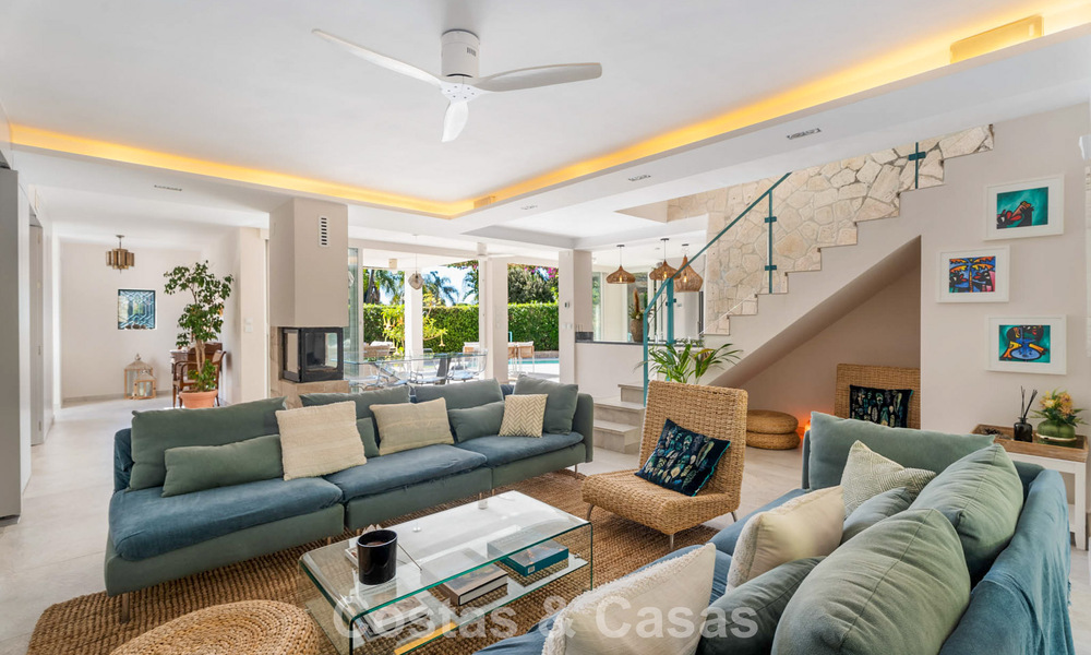 Magnifique villa de luxe rénovée avec une architecture andalouse intemporelle à vendre sur la côte est de Marbella 792433