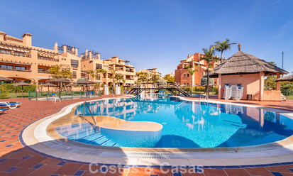 Appartement 4 chambres à vendre dans un complexe côtier très recherché sur la Nouvelle Golden Mile entre Marbella et Estepona 792469
