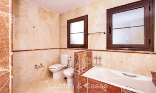 Appartement 4 chambres à vendre dans un complexe côtier très recherché sur la Nouvelle Golden Mile entre Marbella et Estepona 792475 