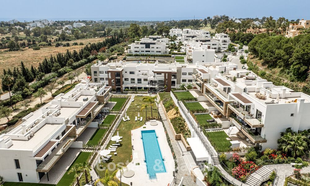 Penthouse moderne flambant neuf avec vaste solarium à vendre dans un complexe sécurisé à Benahavís - Marbella 792556