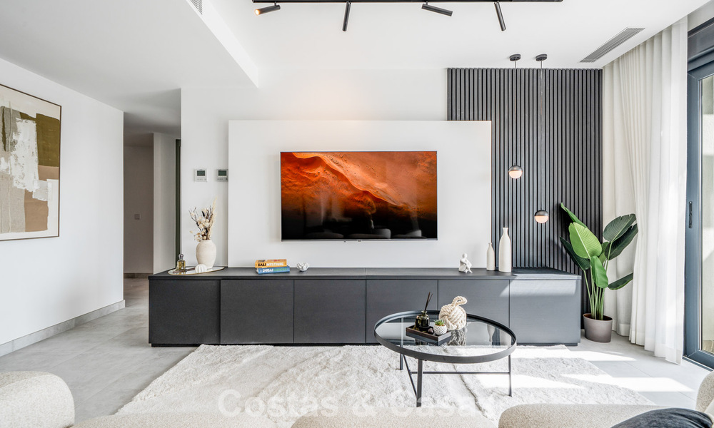 Penthouse moderne flambant neuf avec vaste solarium à vendre dans un complexe sécurisé à Benahavís - Marbella 792565