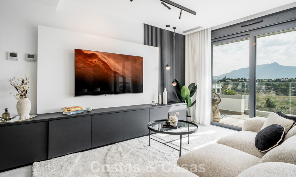 Penthouse moderne flambant neuf avec vaste solarium à vendre dans un complexe sécurisé à Benahavís - Marbella 792582