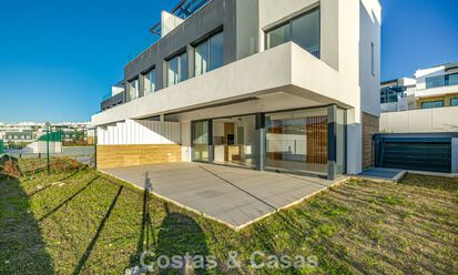 Maison de ville contemporaine neuve, prête à emménager à vendre sur la New Golden Mile entre Marbella et Estepona 792591