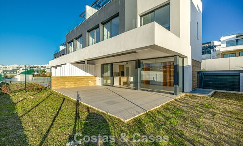 Maison de ville contemporaine neuve, prête à emménager à vendre sur la New Golden Mile entre Marbella et Estepona 792591