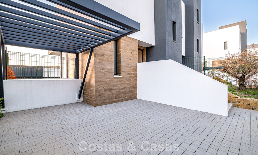 Maison de ville contemporaine neuve, prête à emménager à vendre sur la New Golden Mile entre Marbella et Estepona 792612