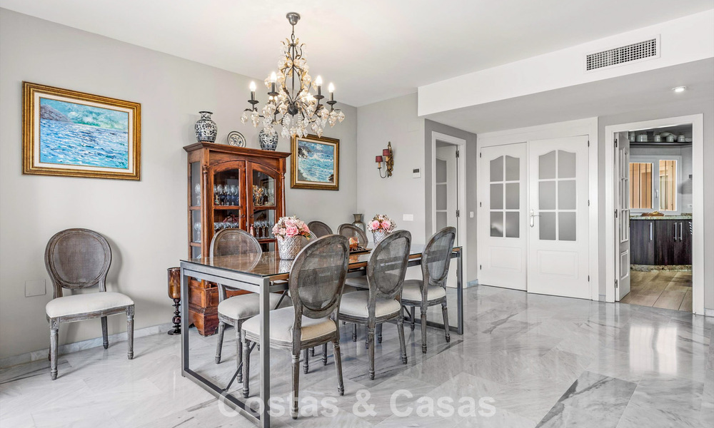 Très spacieux penthouse en duplex à vendre à quelques pas de toutes les commodités dans le centre de San Pedro, Marbella 792707