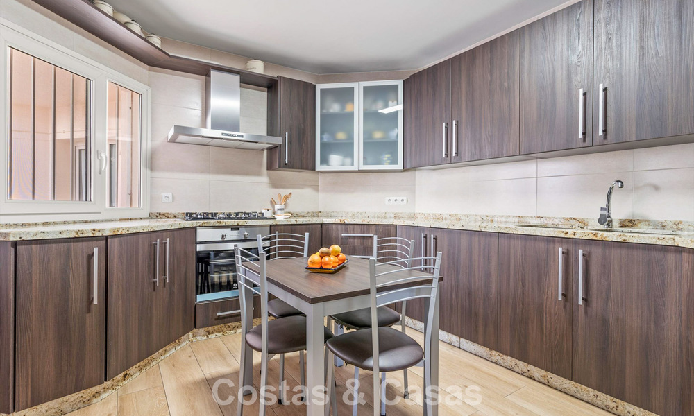 Très spacieux penthouse en duplex à vendre à quelques pas de toutes les commodités dans le centre de San Pedro, Marbella 792712