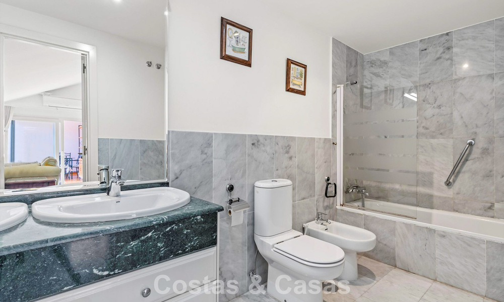 Très spacieux penthouse en duplex à vendre à quelques pas de toutes les commodités dans le centre de San Pedro, Marbella 792732