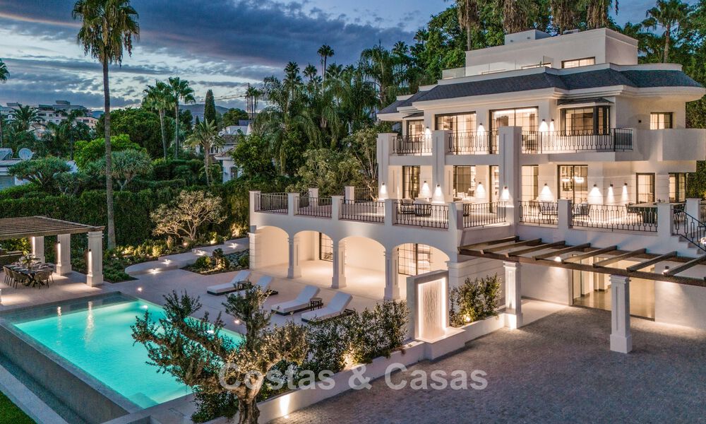 Villa luxueuse et intemporelle avec vue panoramique à vendre à Nueva Andalucía, Marbella 792912
