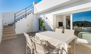 Penthouse magnifiquement rénové avec vaste terrasse sur le toit à vendre à La Quinta Golf Resort, Benahavís - Marbella 792987 