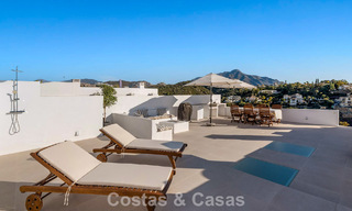 Penthouse magnifiquement rénové avec vaste terrasse sur le toit à vendre à La Quinta Golf Resort, Benahavís - Marbella 792991 