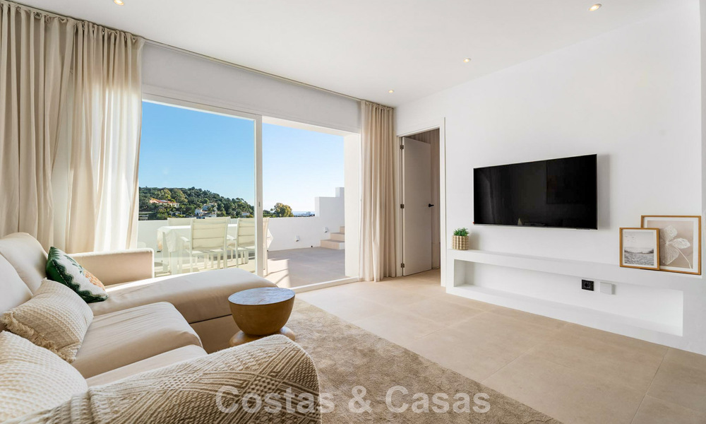 Penthouse magnifiquement rénové avec vaste terrasse sur le toit à vendre à La Quinta Golf Resort, Benahavís - Marbella 792999