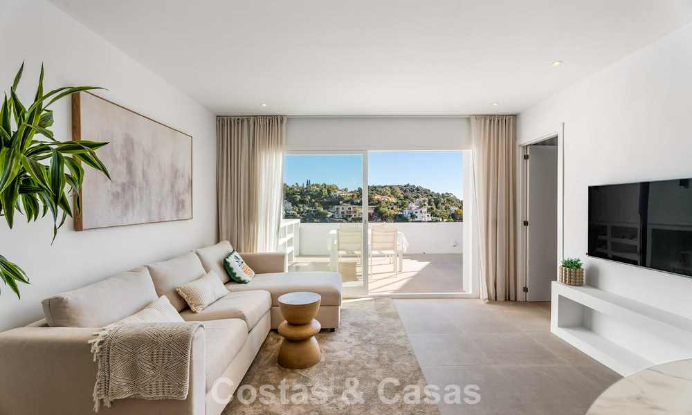 Penthouse magnifiquement rénové avec vaste terrasse sur le toit à vendre à La Quinta Golf Resort, Benahavís - Marbella 793004