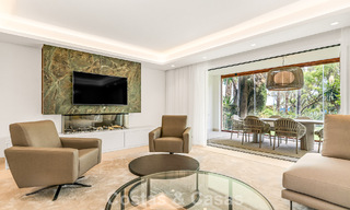 Spacieuse maison de ville contemporaine rénovée en première ligne de plage entre Marbella et Estepona 793060 