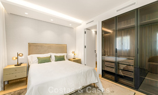 Spacieuse maison de ville contemporaine rénovée en première ligne de plage entre Marbella et Estepona 793067 