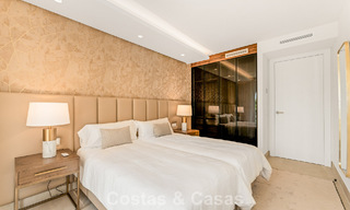 Spacieuse maison de ville contemporaine rénovée en première ligne de plage entre Marbella et Estepona 793076 