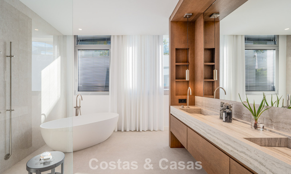 Villa mitoyenne moderne à vendre avec vue sur la mer dans une résidence sécurisée à Sierra Blanca, Golden Mile de Marbella 793033