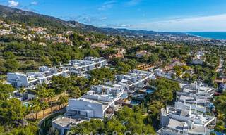 Villa mitoyenne moderne à vendre avec vue sur la mer dans une résidence sécurisée à Sierra Blanca, Golden Mile de Marbella 793040 