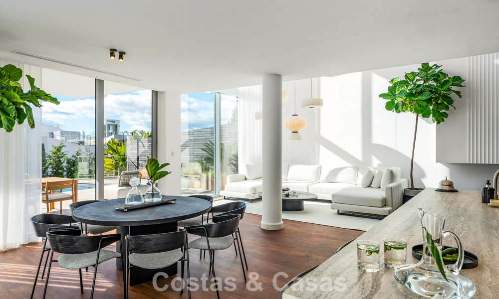 Villa mitoyenne moderne à vendre avec vue sur la mer dans une résidence sécurisée à Sierra Blanca, Golden Mile de Marbella 793043