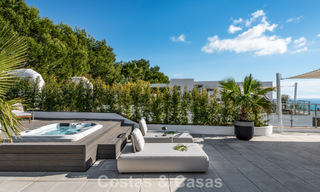 Villa mitoyenne moderne à vendre avec vue sur la mer dans une résidence sécurisée à Sierra Blanca, Golden Mile de Marbella 793047 