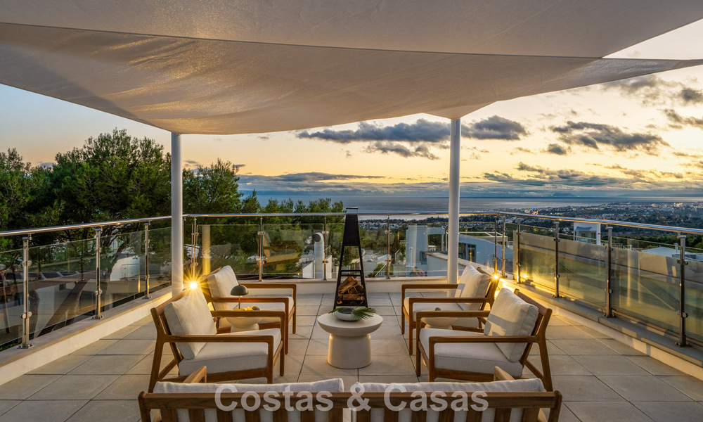 Villa mitoyenne moderne à vendre avec vue sur la mer dans une résidence sécurisée à Sierra Blanca, Golden Mile de Marbella 793053