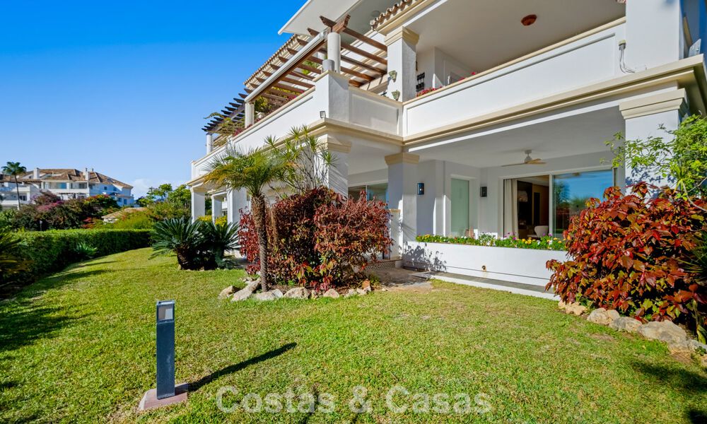 Appartement prêt à emménager, décoré de manière contemporaine, avec 4 chambres à vendre sur la Golden Mile de Marbella 793577