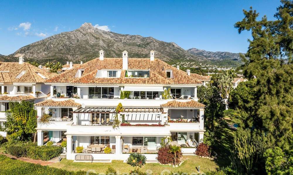 Appartement prêt à emménager, décoré de manière contemporaine, avec 4 chambres à vendre sur la Golden Mile de Marbella 793580