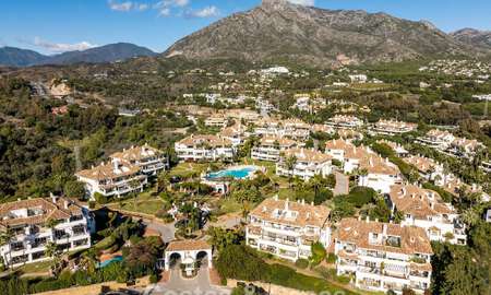 Appartement prêt à emménager, décoré de manière contemporaine, avec 4 chambres à vendre sur la Golden Mile de Marbella 793582