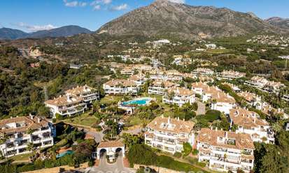 Appartement prêt à emménager, décoré de manière contemporaine, avec 4 chambres à vendre sur la Golden Mile de Marbella 793582
