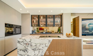 Appartement prêt à emménager, décoré de manière contemporaine, avec 4 chambres à vendre sur la Golden Mile de Marbella 793594 