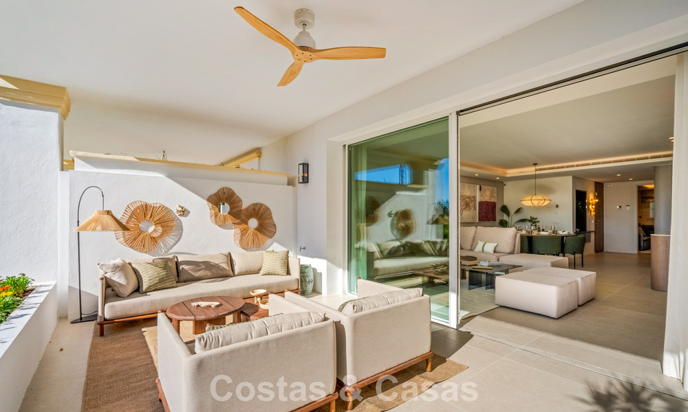 Appartement prêt à emménager, décoré de manière contemporaine, avec 4 chambres à vendre sur la Golden Mile de Marbella 793598