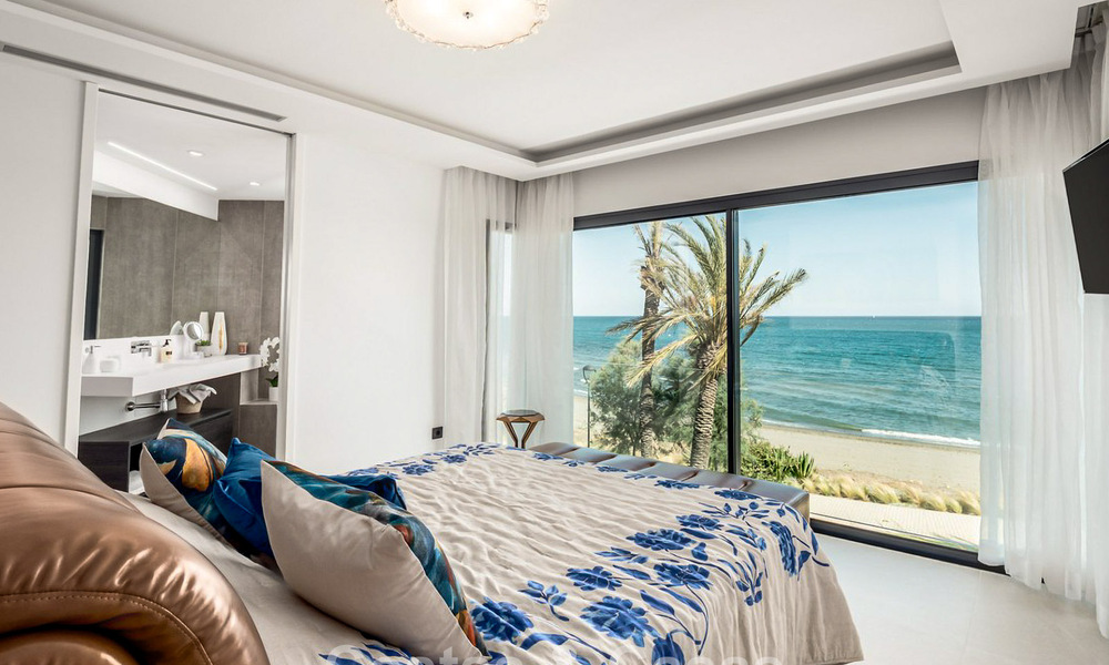 Villa jumelée moderniste, clé en main, avec vue frontale sur la mer, à vendre, à distance de marche du centre d’Estepona 793223