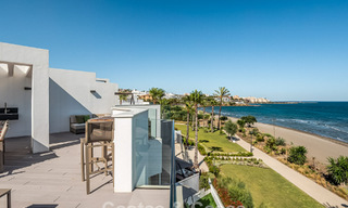 Villa jumelée moderniste, clé en main, avec vue frontale sur la mer, à vendre, à distance de marche du centre d’Estepona 793228 