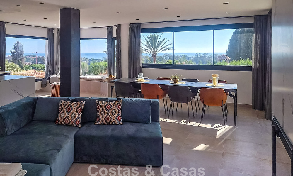 Élégante villa moderne à distance de marche de la plage à vendre à Elviria à l’est du centre de Marbella 793633